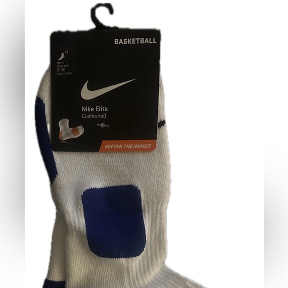 KOBE BRYANT NIKE ELITE BASKETBALL SOCKS VERY RARE COLLECTORS ITEM - Picture 2 of 4